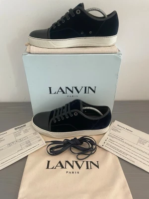 Lanvin - Navy lanvins i storlek uk6(Eu40) skorna är ny skick och anvönda en gång. 10/10 skick. Självklart äkta