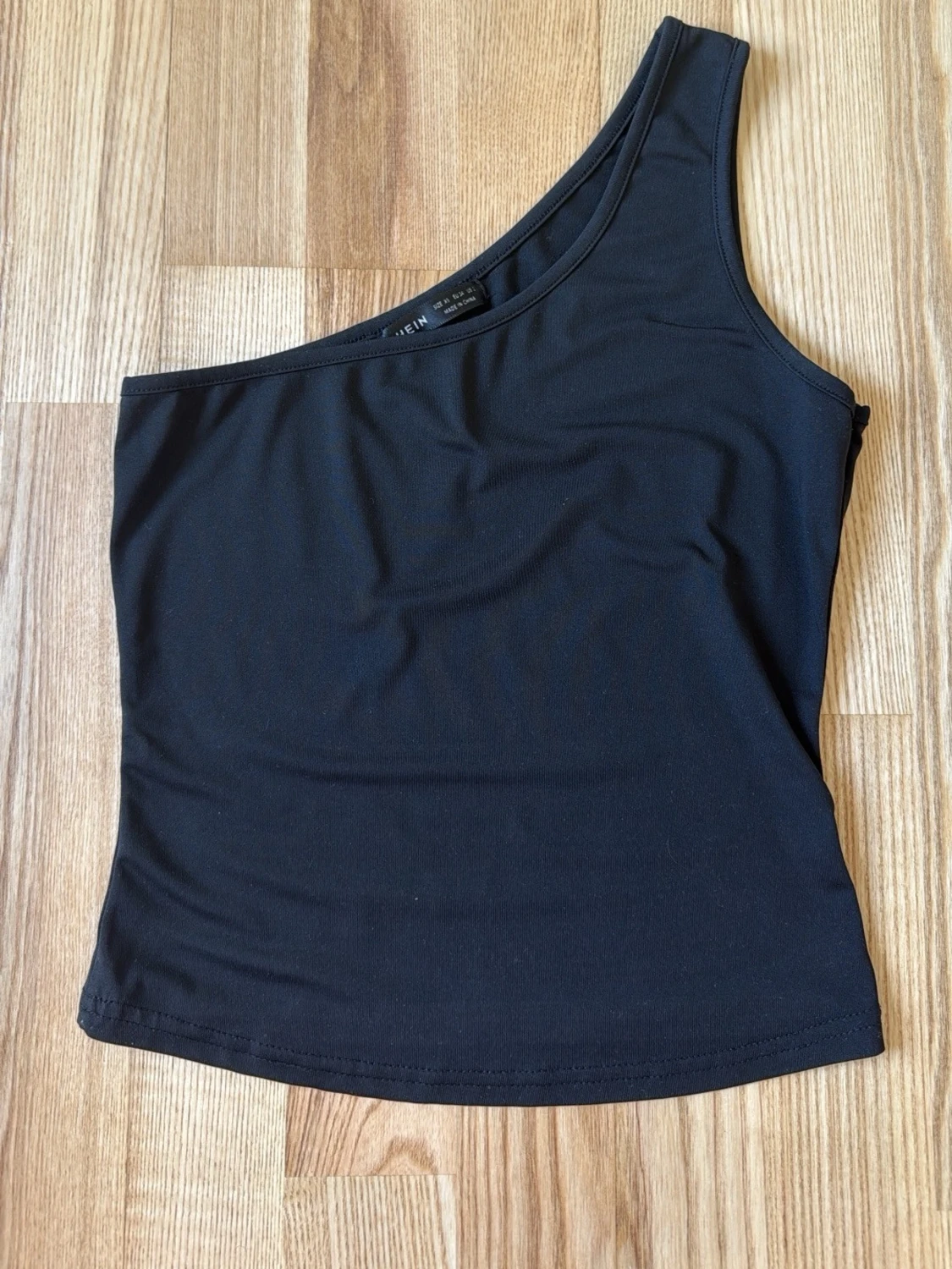 Svart oneshoulder topp  - 1