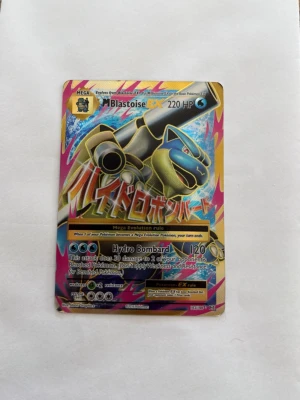 Pokémonkort Mega Blastoise EX - Säljer ett färgstarkt Pokémonkort, Mega Blastoise EX 102/108. Kortet har en glansig yta och är perfekt för samlare eller Pokémonfans som vill utöka sin kortsamling. Skicket är väldigt bra och det är det som syns på bilderna. Pris kan diskuteras. Hämtas i Torslanda eller så fraktar jag. Med sleeves såklart!!