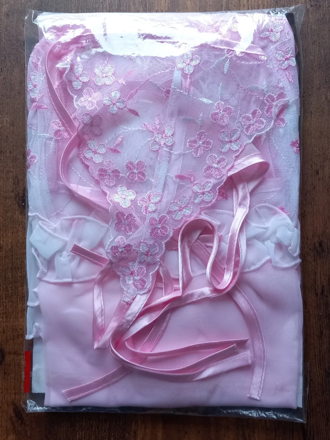 Rosa spetsbody med trosa från Enigma storlek M - 2