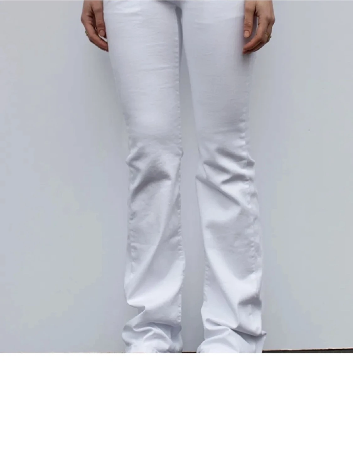 Vita jeans med dragkedjedetalj - 2