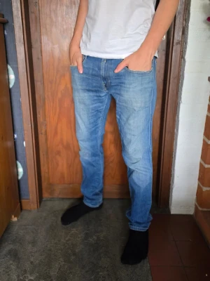 Replay jeans - Snygga Replay jeans i storlek W33/L32. Skriv om du har några frågor :)