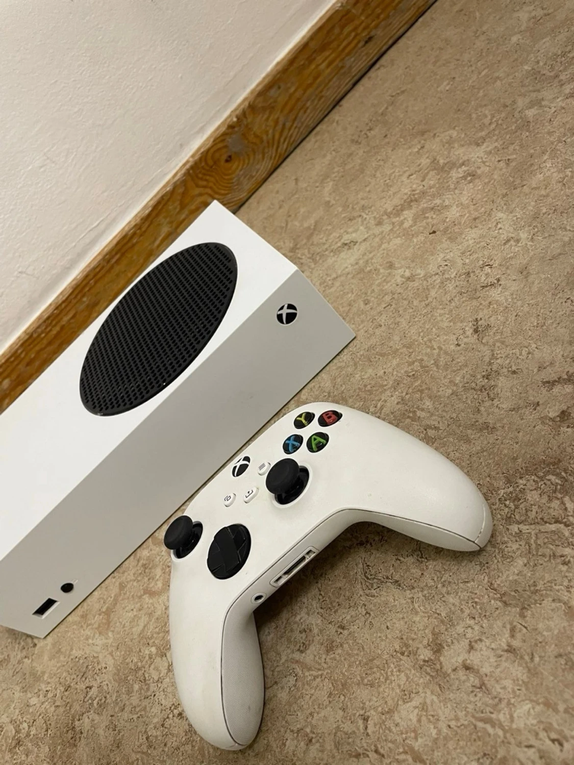 Xbox Series S med vit handkontroll - 2