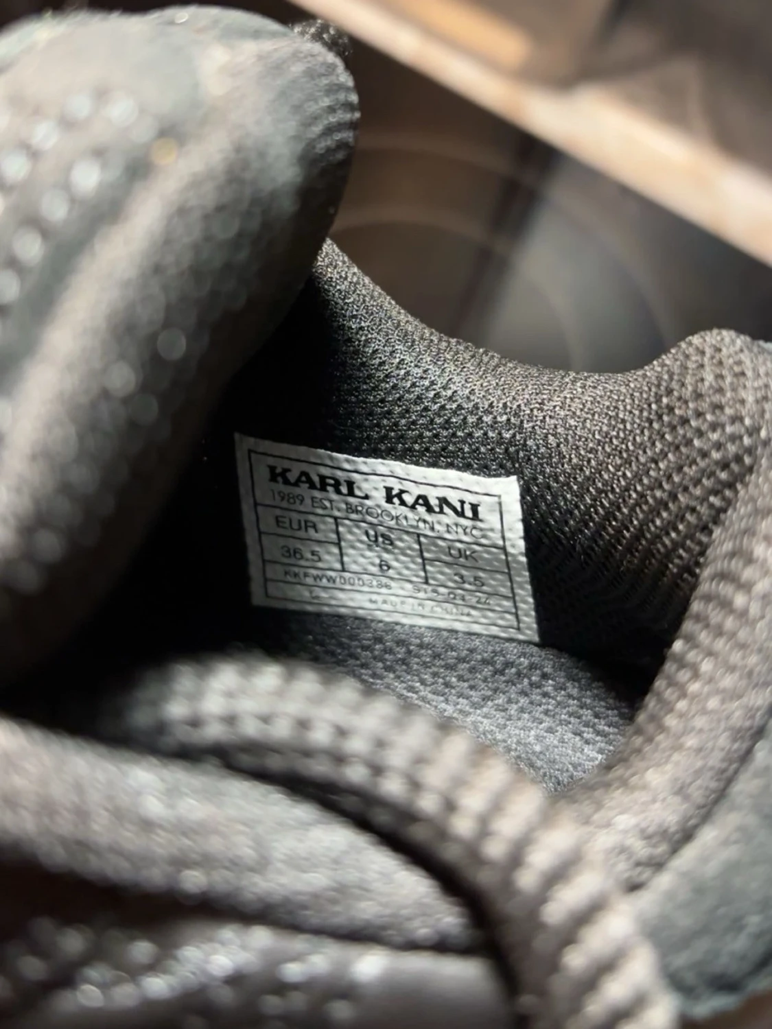 Svarta Karl Kani sneakers - 1
