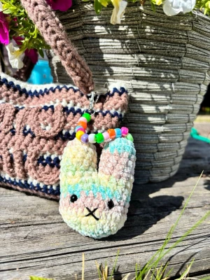 Bagcharm miffy - Pride miffy, bag charm. Virkad av mig 