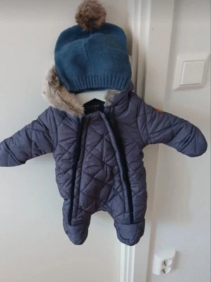 Overall baby - Vinteroverall till baby står 3,4 kg I den så för nyfödd köpt I london