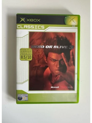 Dead or Alive 3 Xbox spel - Populära och snygga fighter- spelet Dead or Alive 3 för Xbox. Massa coola nya karaktärer och miljöer. Levereras i originalförpackning med manual. Mycket gott skick, som nytt. 