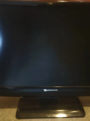 Packard Bell Viseo 230Ws LCD-skärm - Säljer en svart LCD-skärm från Packard Bell, modell Viseo 230Ws. Skärmen har en stilren rektangulär form med bred fot och tydlig logga på framsidan. Perfekt för dig som behöver extra skärm till datorn eller vill uppgradera din setup. Utan strömkabel 