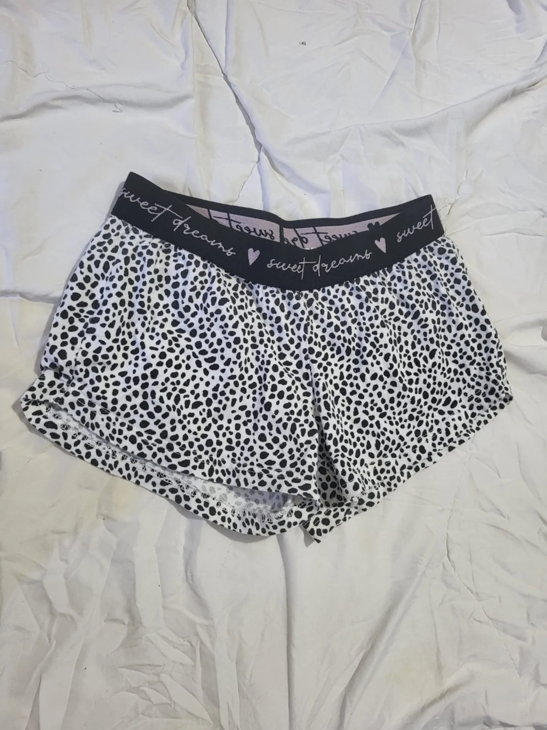 Svarta och vita pyjamasshorts - 1