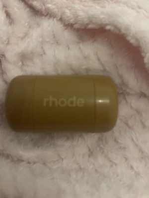 Rhode blush  - Rhode blush i färgen freckle!! Använd fåtal gånger 