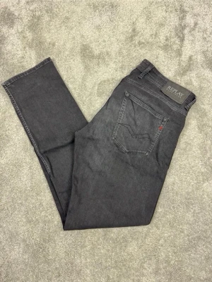 Replay jeans  - Ett par riktigt snygga jeans från Replay i storlek W34 L34 i modellen Grover 