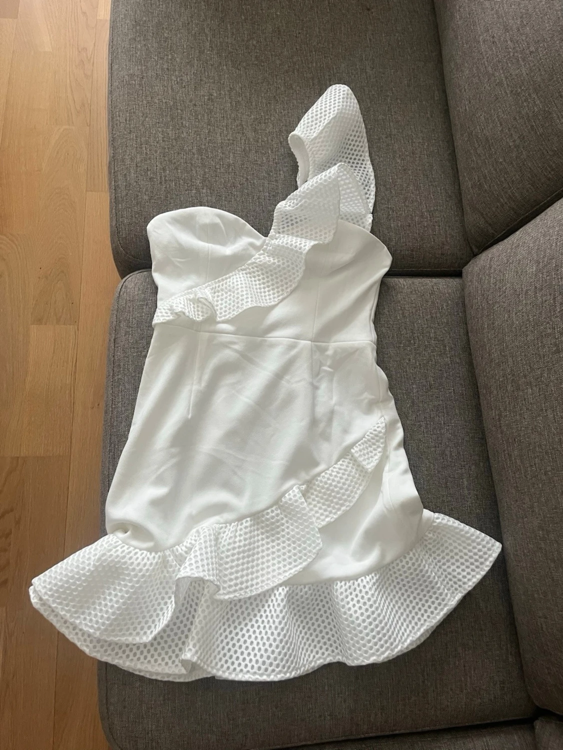 Vit omlottklänning  - 2