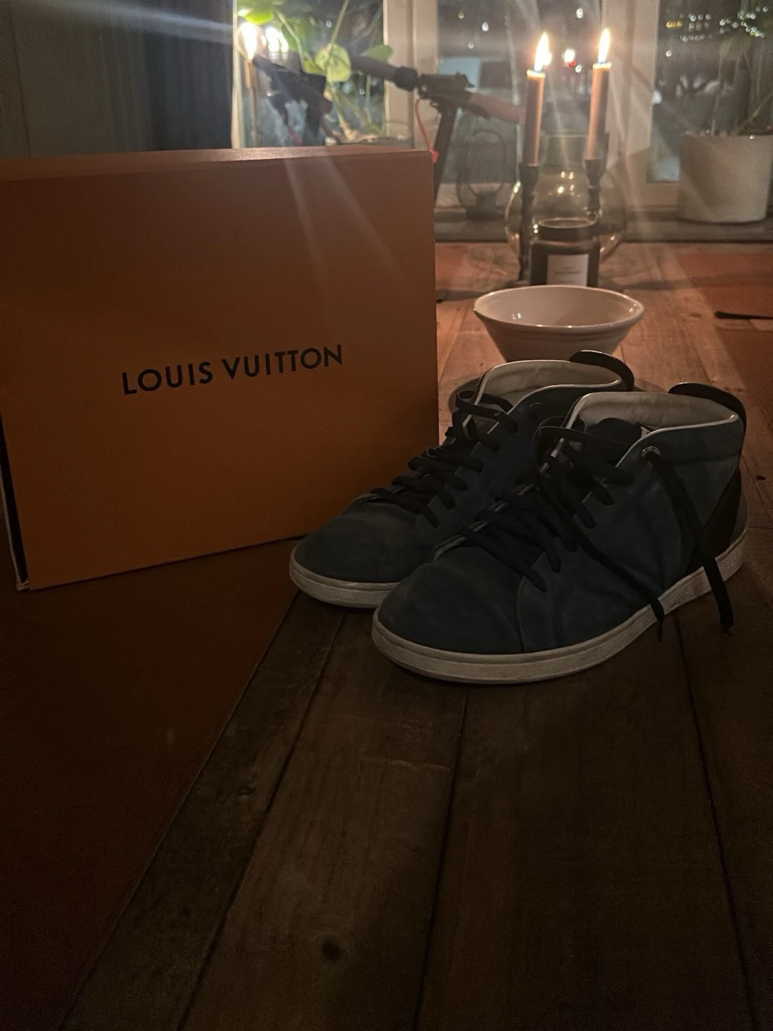 Blå Louis Vuitton sneakers