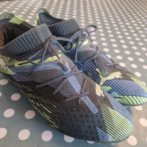 Puma fotbolls skor - Säljer ett par puma fotbollsskor ultra bästa modellen av puma bara hör av om ni har frågor✅