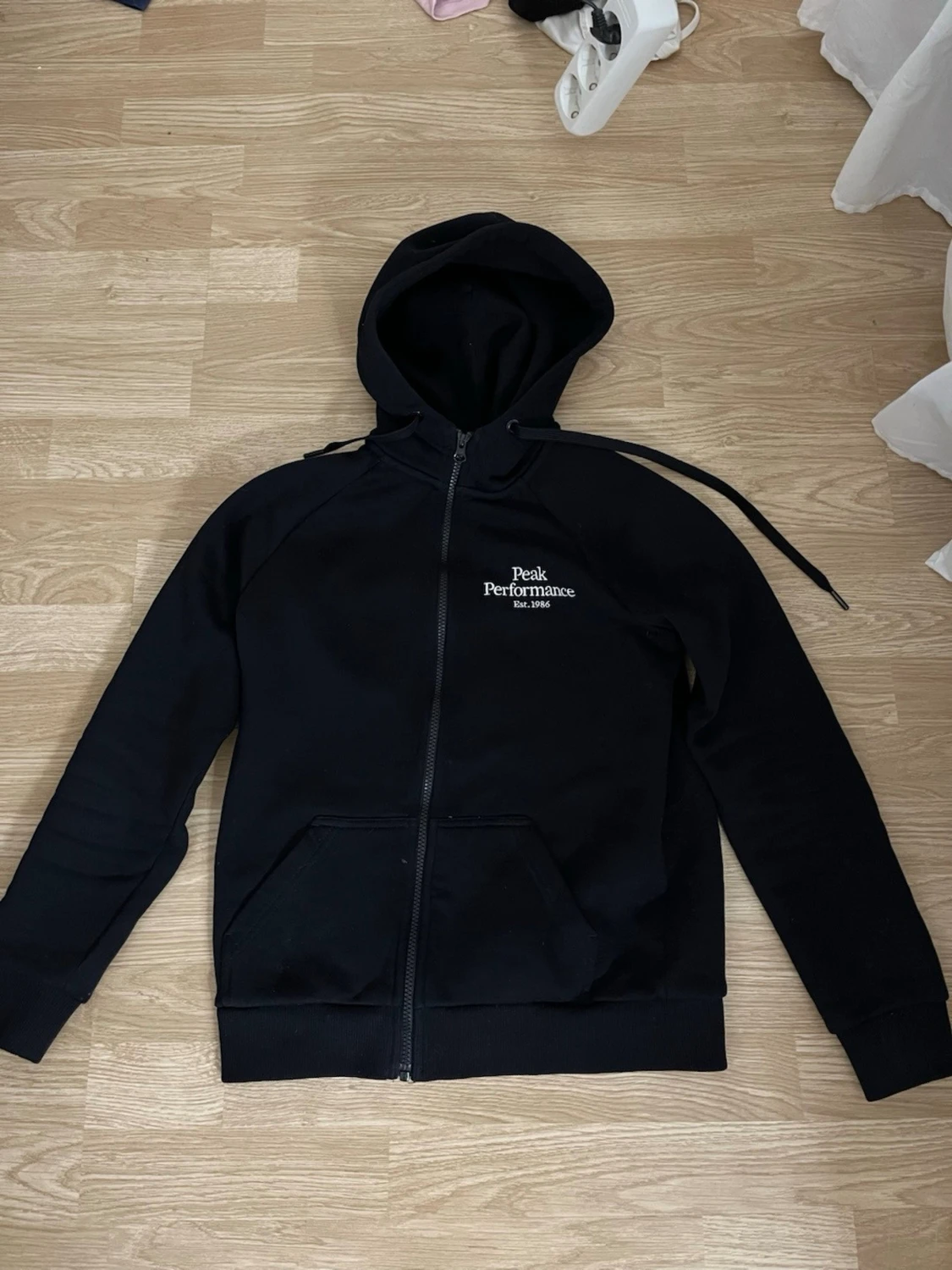 Svart hoodie Peak Performance S - 1