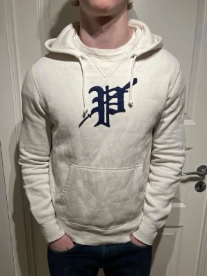 Vit hoodie från Polo Ralph Lauren - Unik ralphlauren hoodie, storlek M men sitter som S.