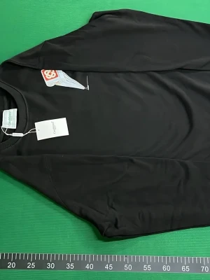 Snygg svart casablanca tröja - Jag säljer denhär för att den inte passar mig