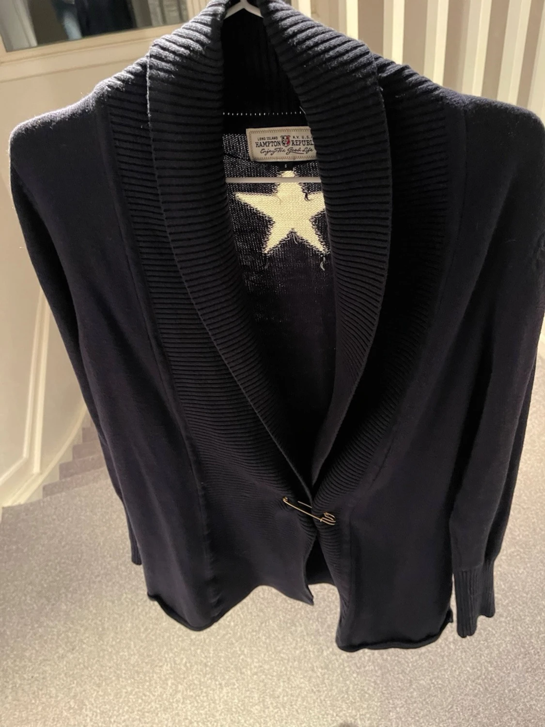 Mörkblå kofta  med stjärna