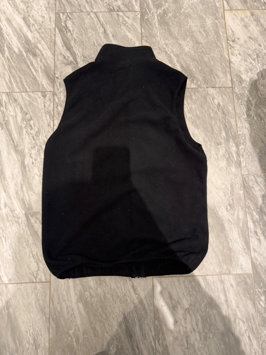 Svart fleeceväst med dragkedja - 1