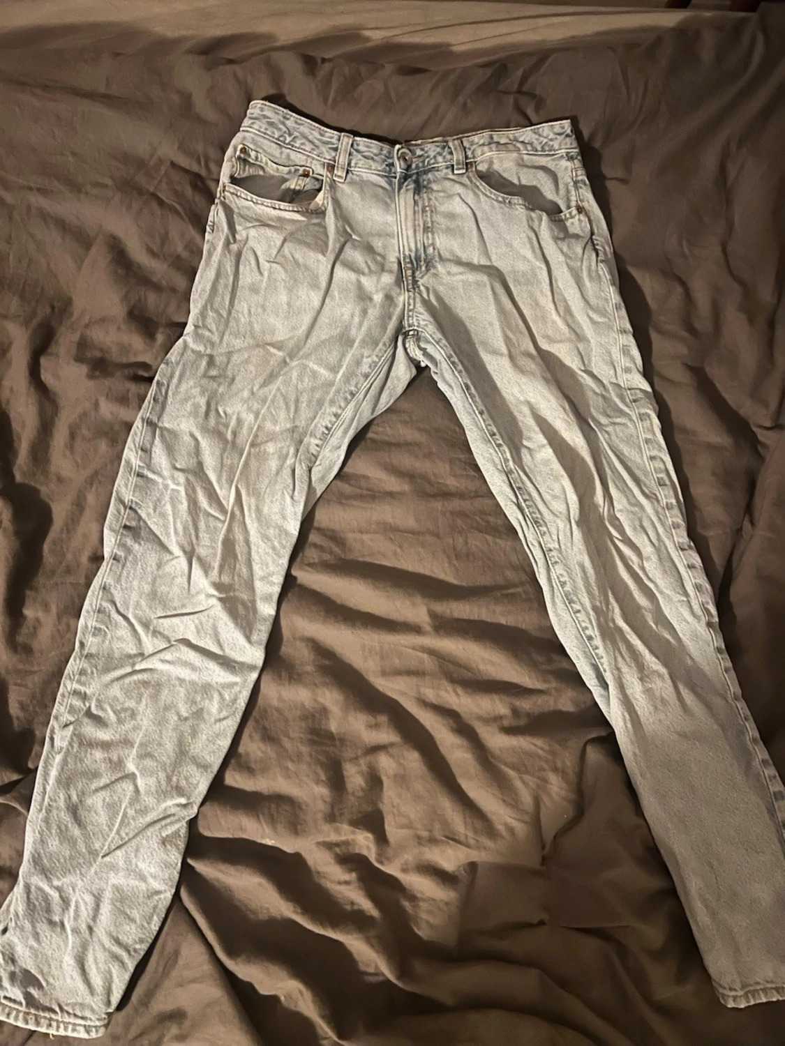 Ljusblå raka jeans vailent large