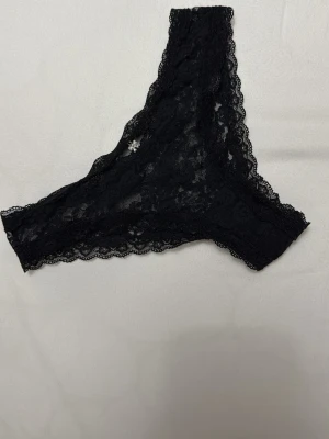 Trosor - Svarta string trosor  storlek XS.  Oanvända