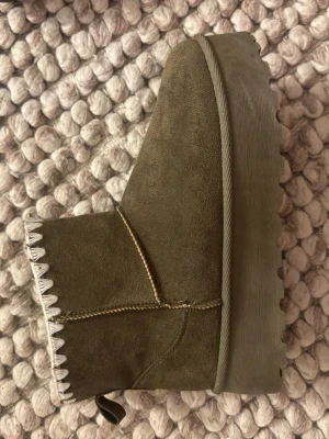 Mou skor dupe  - Aldrig använda ”Mou” skor dupe. Storlek 39!