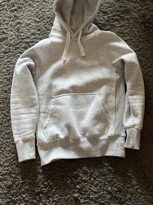Grå russemerch hoodie S - Sällan använd då den inte riktigt passade 