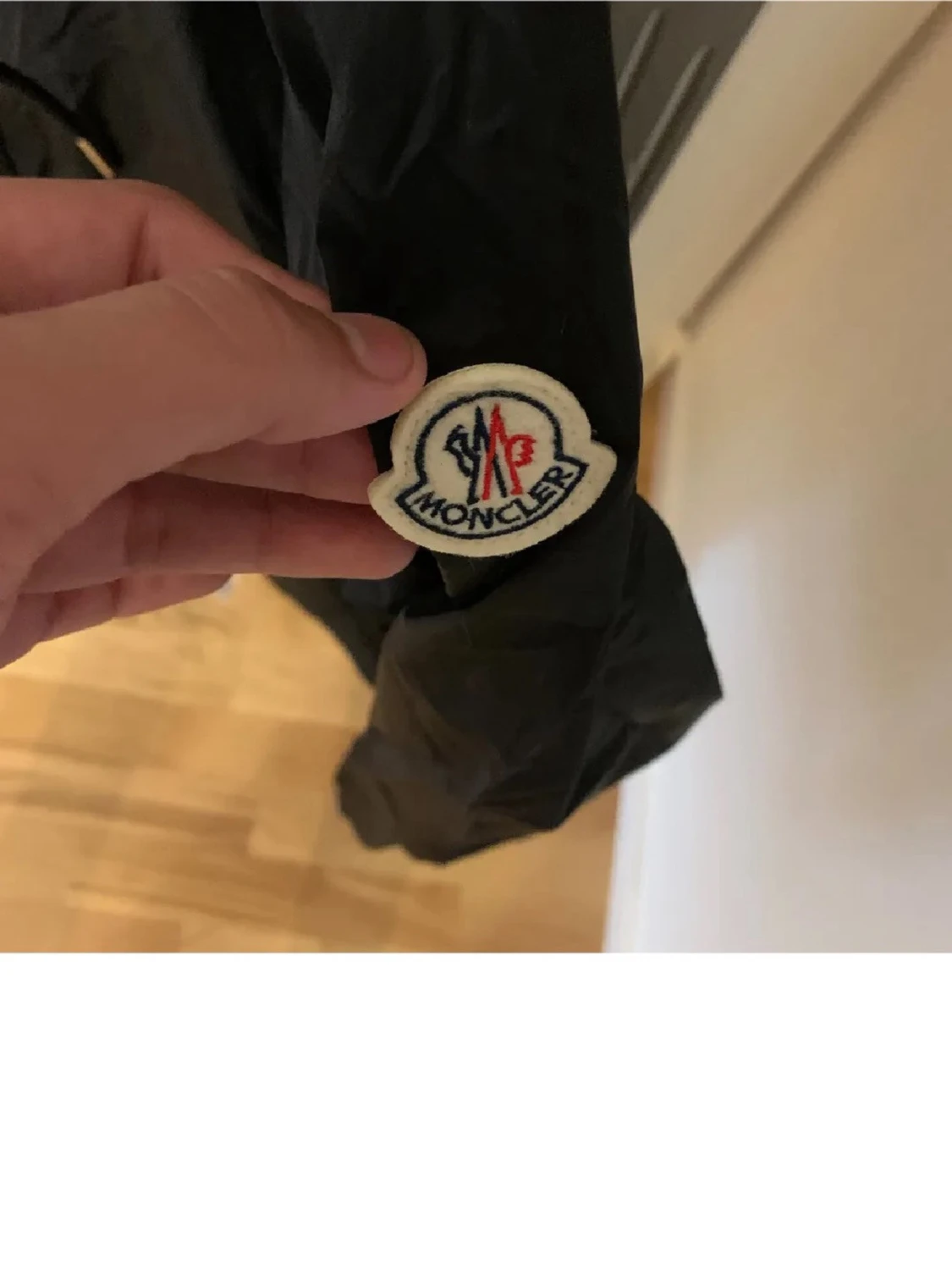 Svart Moncler vindjacka med huva - 2