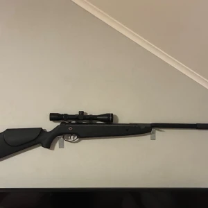 Luftgevär 4,5mm  - Norica Dragon GRS Evolution Max. Kaliber: 4,5mm, Anslagsenergi: 10J, Utgångshastighet: 200m/s, vikt gevär: 3kg. Licensfritt! Sikte ingår ej! 