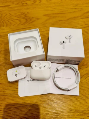 Airpod pro  - Airpod för salu! Digital kvitto finns på bilderna, ifall du har mer frågor kontakta privat.