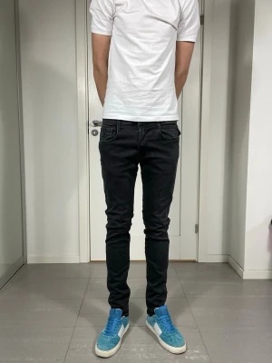 Replay Anbass Hyperflex Jeans  - Säljer nu dessa Replay Anbass Hyperflex Jeans, W32 o L32, skriv för fler bilder/frågor🙌🏼