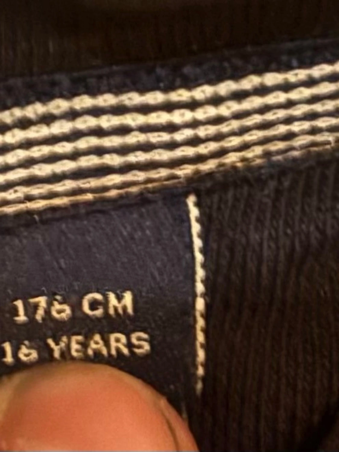 Svart Vans & marinblå Gant tröja - 1