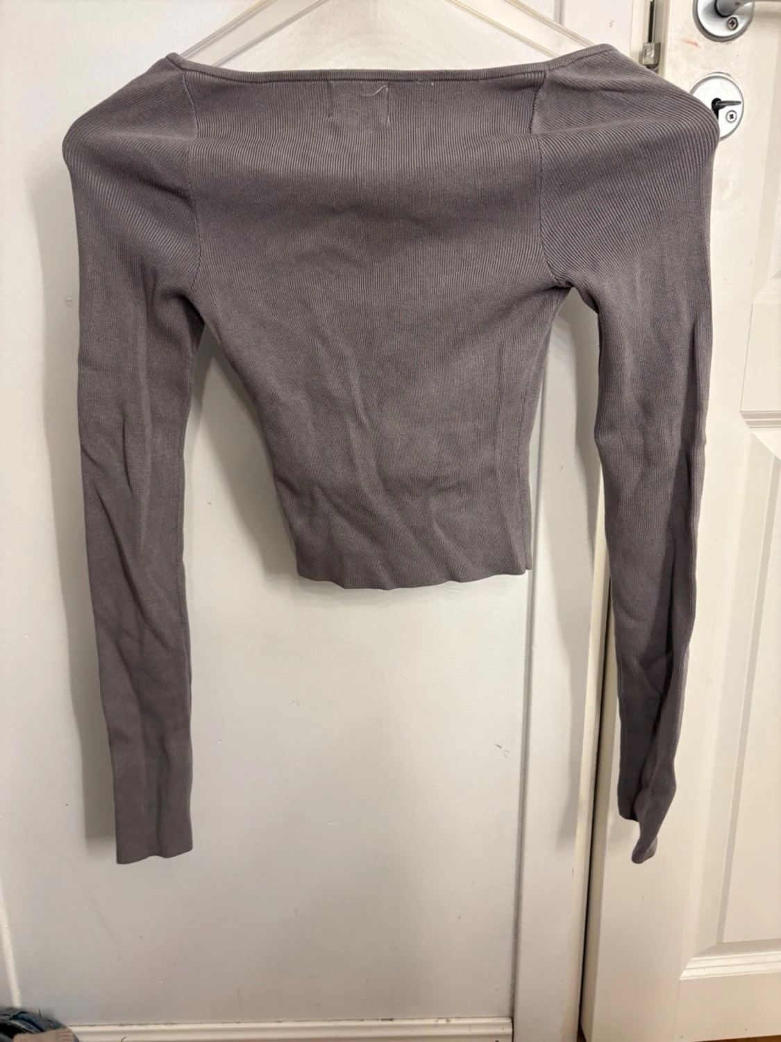 Grå croppad långärmad topp H&M - 2
