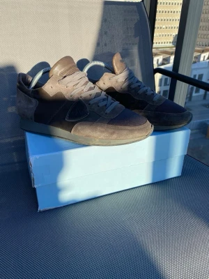 Philippe model - Philippe model trpx storlek 43.                                      🚨Nypris 2600 men vi säljer för 800 hör gärna av er🤗