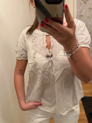 Blus - Superfin blus från oddmolly!!☺️☺️