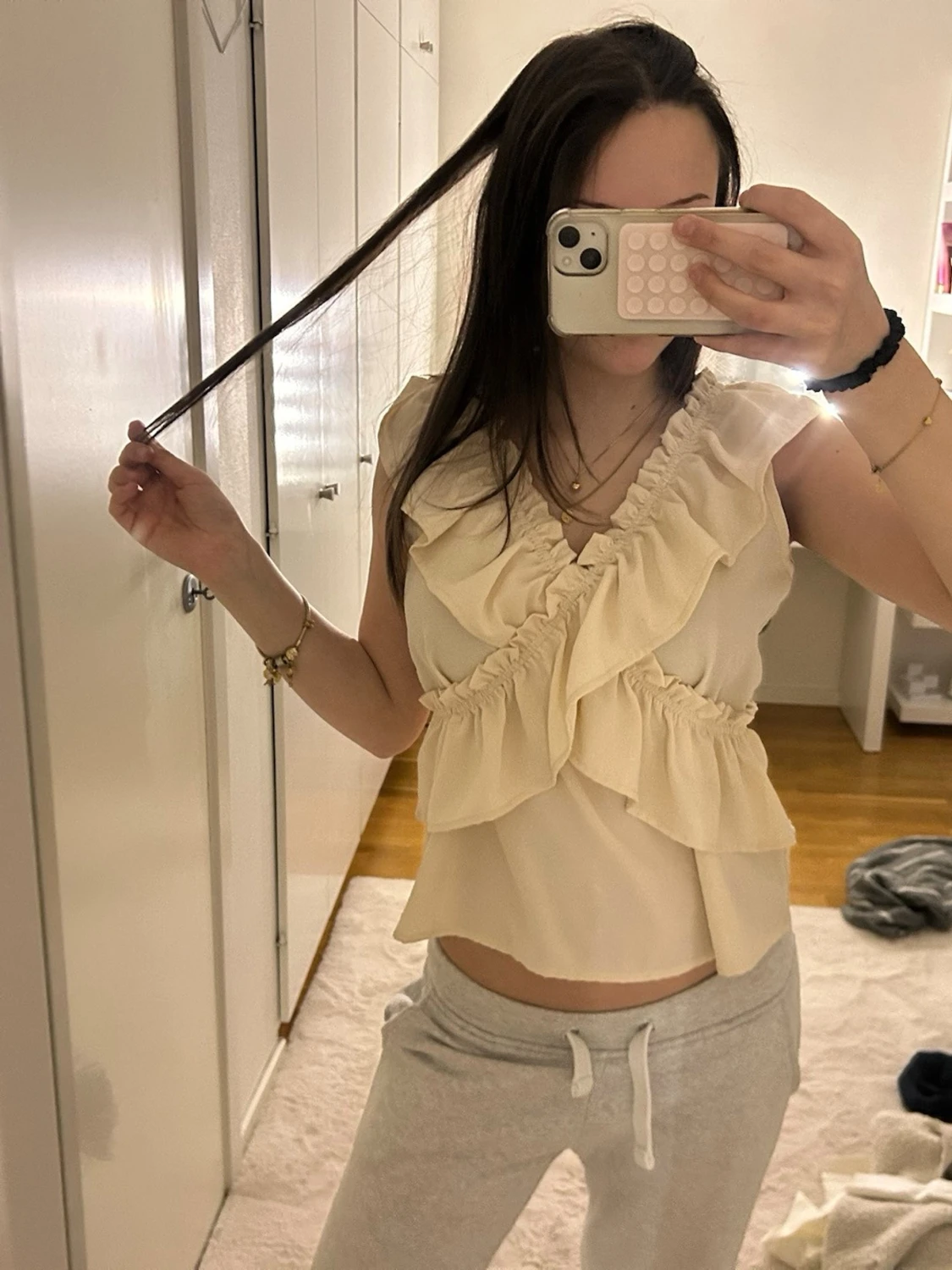 Beige omlottopp med volanger - 2