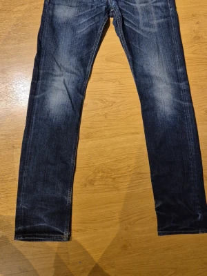 Guess jeans - Säljer ett par fina Guess Jeans i limited edition, 10/10 skick