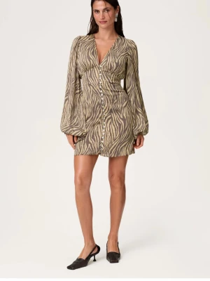 Adoore  - Säljer båda mina Adoore klänningar, då det kommit till användning väldigt få gånger. Båda klänningarna är i strlk 36. Hör av dig om du har några funderingar💞