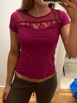 Spets t shirt  - Super fin färg! 