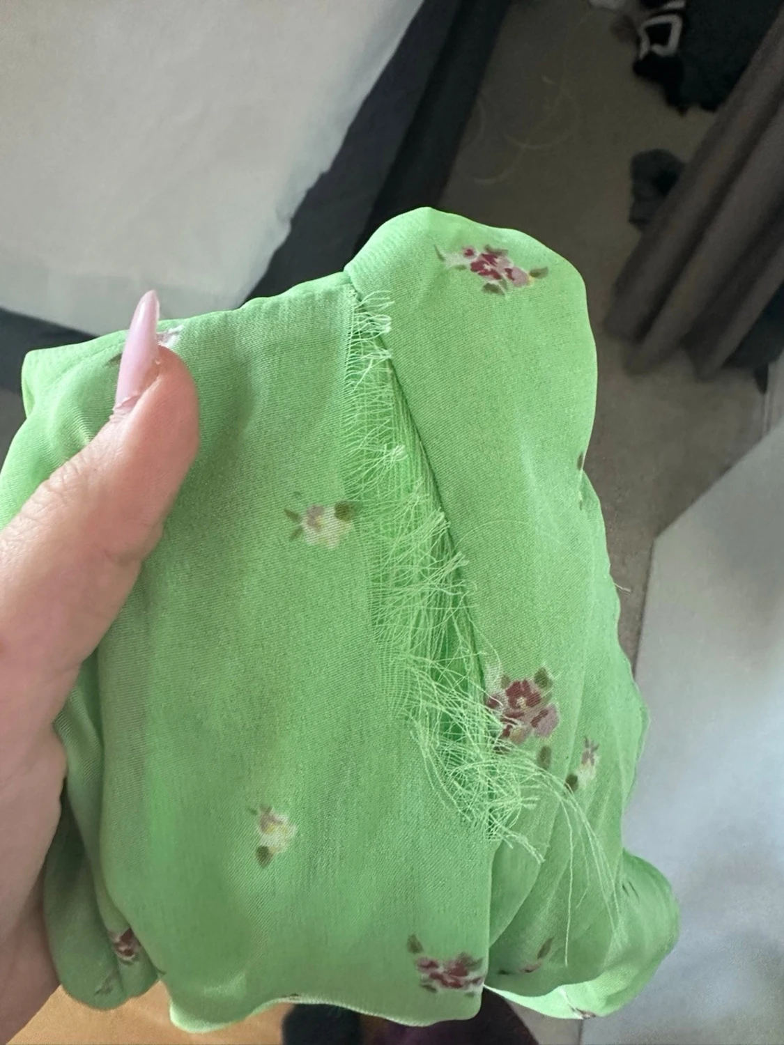 Grön blommig långklänning med snörning - 4