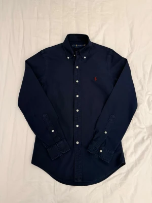 Ralph lauren skjorta - Ralph lauren skjorta - storlek xs - skick 8/10 - fler frågor? Kontakta mig