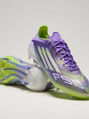 Adidas F50 lila och lime fotbollsskor - Säljer ett par Adidas F50 fotbollsskor helt oanvända med box och allt. Aldrig någonsin använda. Nypris: 3099kr. 
