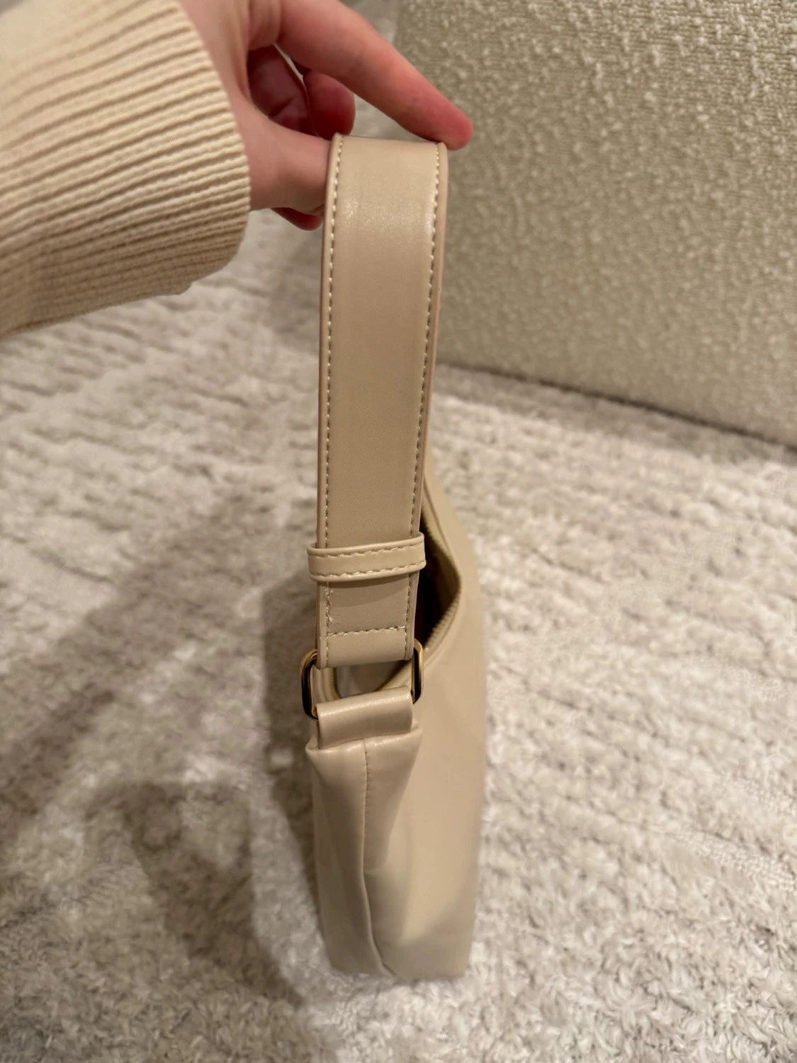 Beige axelremsväska i skinnimitation - 3