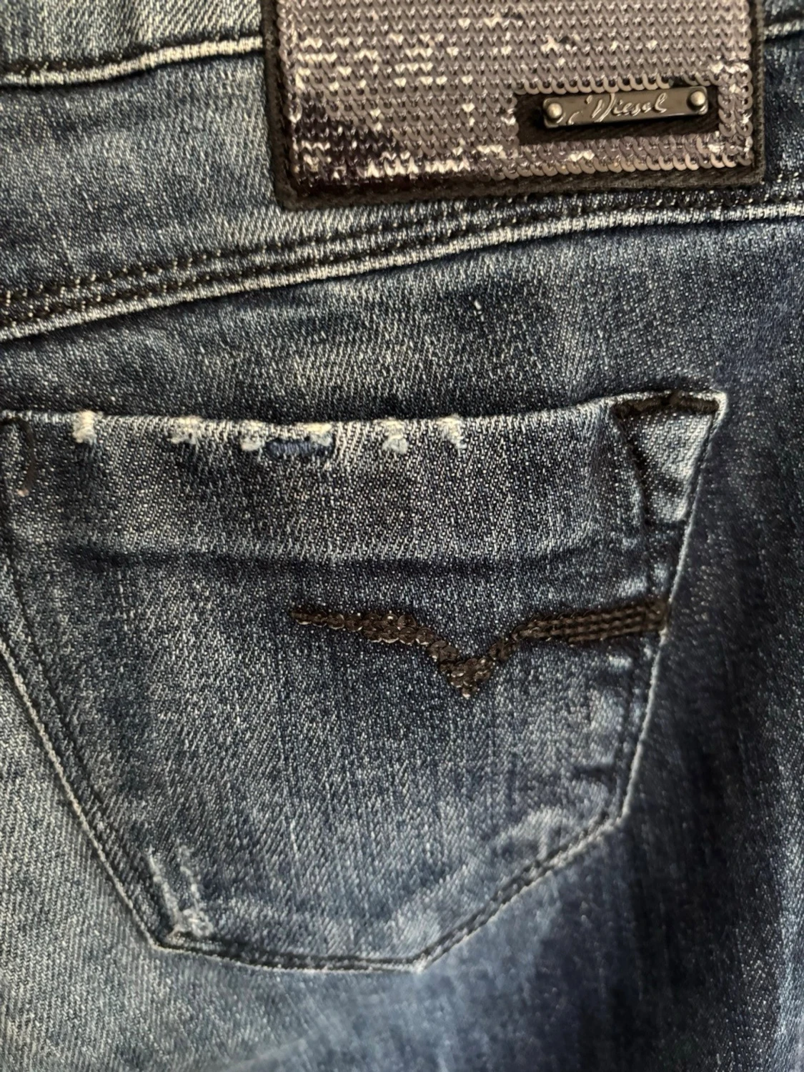Mörkblå bootcut jeans från Diesel - 2