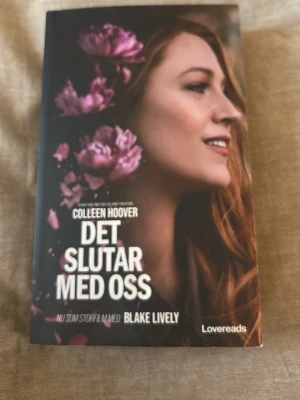 It ends with us bok  - Säljer boken it ends with us på svenska av Colleen Hoover. Pris kan diskuteras 💓