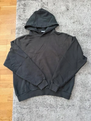 Svart hoodie från Acne Studios - Tvärfet Svart hoodie från acne studios | storlek S | nyskick | fråga vid funderingar!