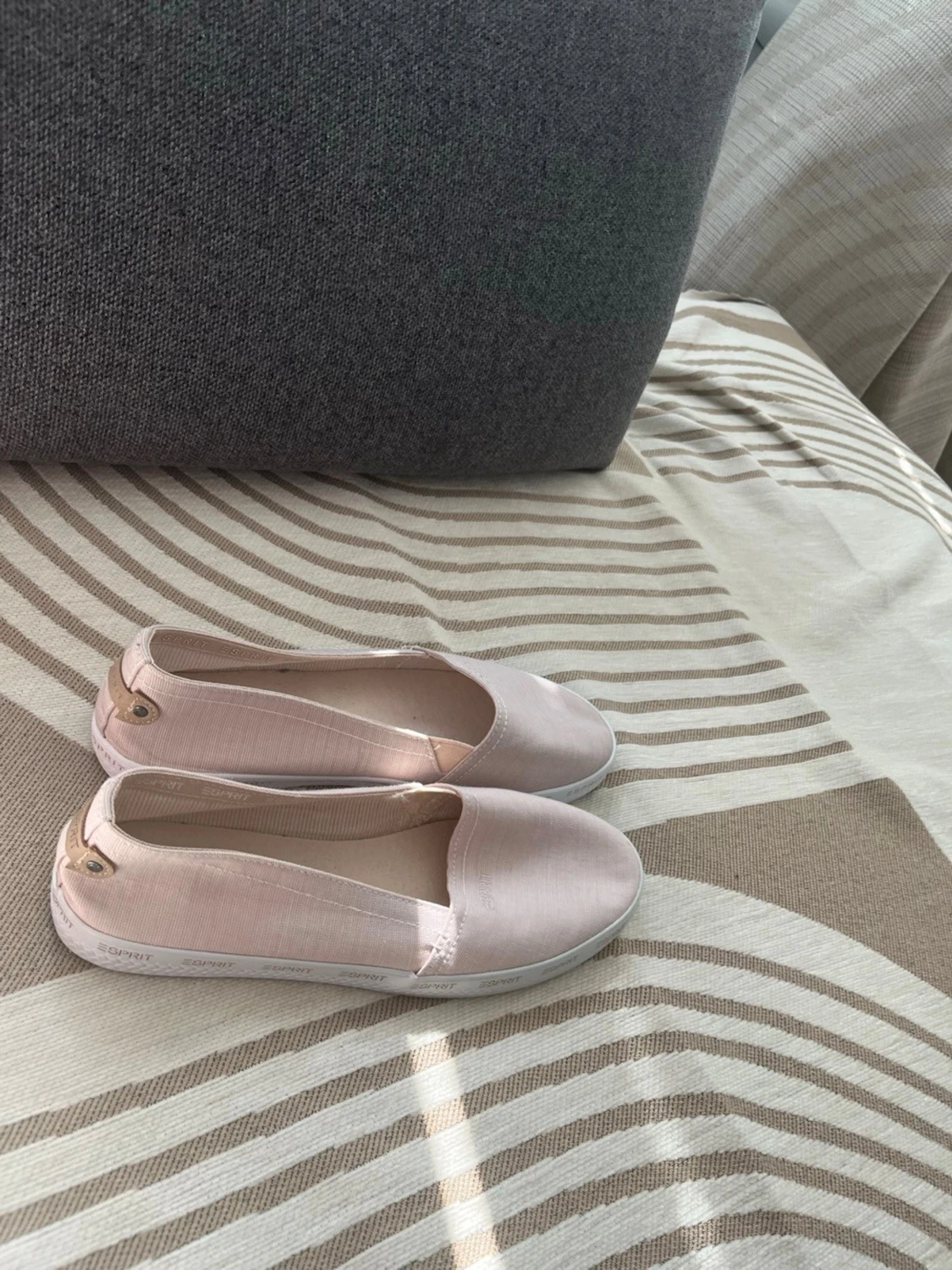 Ljusrosa ballerinaskor från Esprit