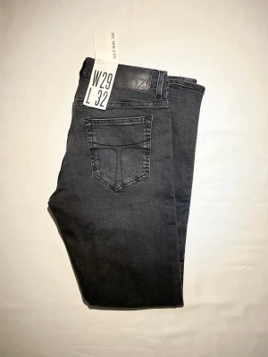 tiger of sweden jeans - Tiger of sweden jeans  i modellen evolve. Helt nya, Inga defekter och det är bara att skriva vid frågor eller mer bilder mvh
