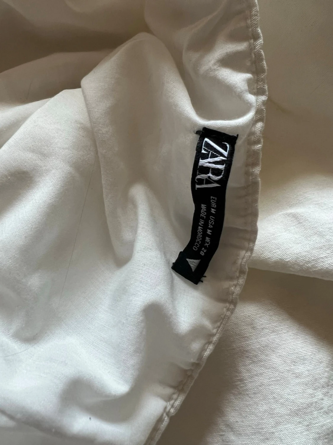 Vit kort klänning med puffärm Zara - 1