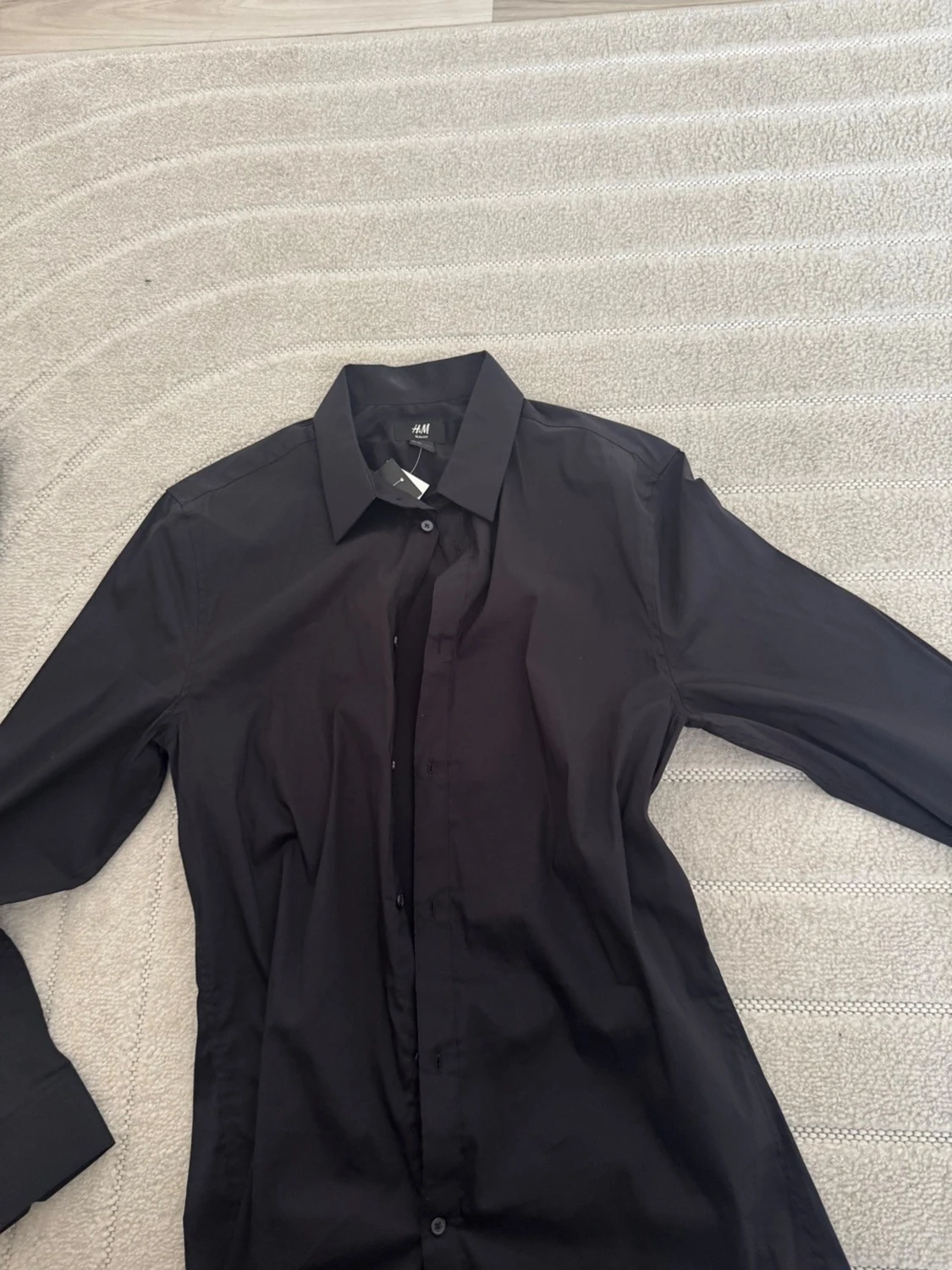 Svart skjorta från H&M - 1